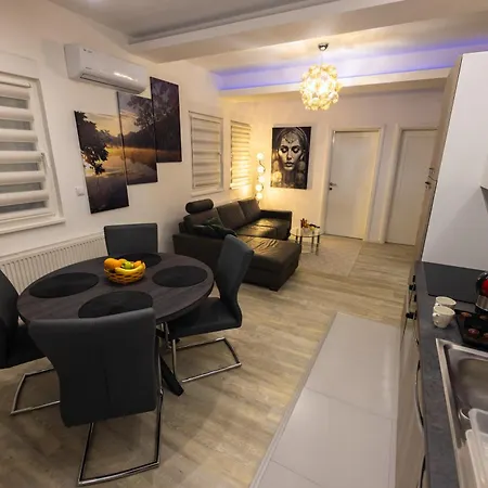 Apartment Oaza Apolon *